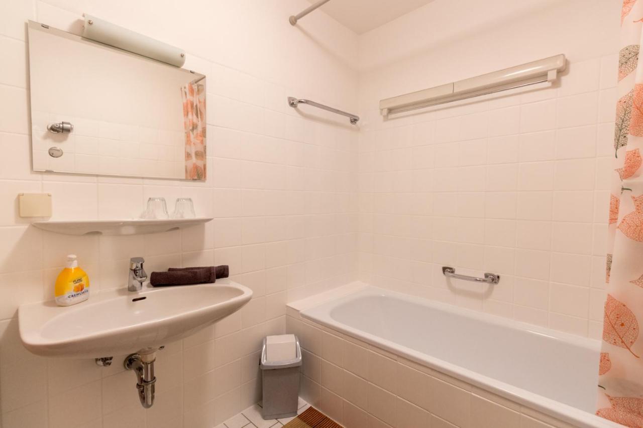 Ferienwohnung Kratzer วัลเทนโฮเฟน ภายนอก รูปภาพ